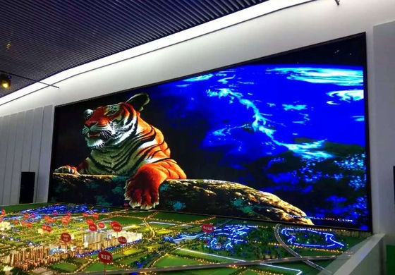Innenraum Full Color LED Display Bildschirm P2.5 HD320*160mm 1R1G1B hohe Erfrischungsrate