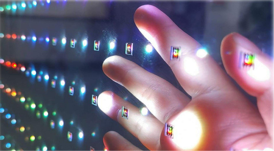 Transparenter Glas-LED-Bildschirm P3,91mm Holografische Serie Bildwiederholfrequenz 3840Hz