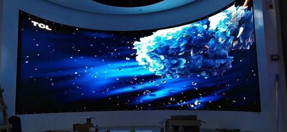 Tragbare Innenraum-Full-Colour-Led-Display-Board-Bildschirm 800cd 250000 Pixel Ultralicht