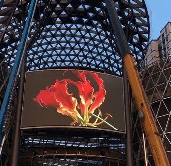 P4 P5 P6.67 Außen LED-Videowände Vollfarb-LED-Bildschirm Wasserdicht Kleine Pixel