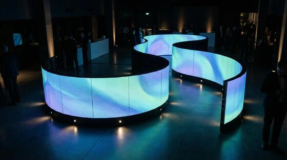 P1.538 Kurve Led Video Wand RGB Innenraum Vollfarb LED-Display 3840Hz