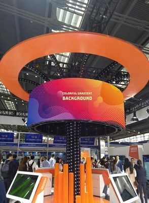 Tragbare Innenraum-Full-Colour-Led-Display-Board-Bildschirm 800cd 250000 Pixel Ultralicht