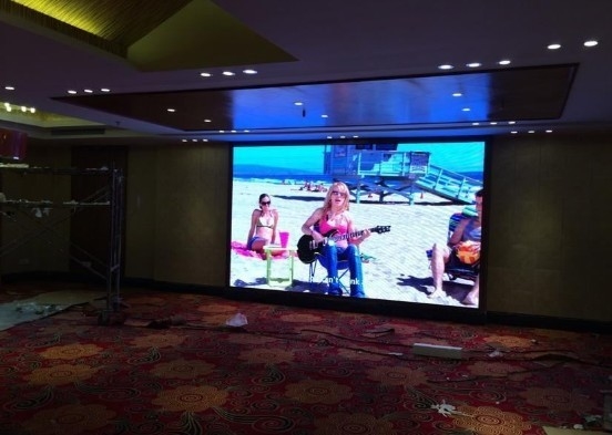 Ferngestellte kommerzielle LED-Display-Bildschirm P4mm ISO9001