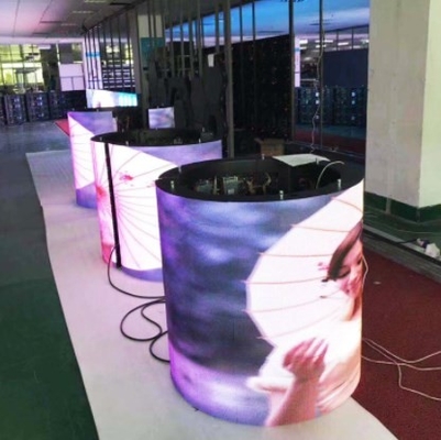IP43 führte Stadiums-Hintergrund-Schirm-flexible P2.5 geführte Innenanzeige AC90V