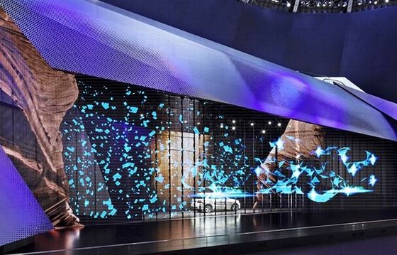 Eingebettete transparente Glas-LED-Bildschirm 3,91 mm-7,82 mm Gebäudewerbung