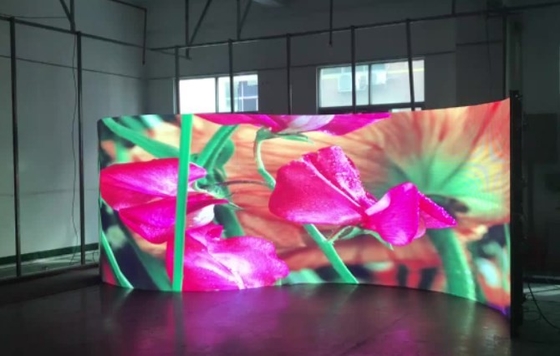 Schirm-Stadiums-Hintergrund-Innenkurve im Freien LED P3.91 zeigt LED an